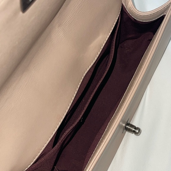 Chanel Boy Flap Bag Chevron Lambskin Old Medium - Picture 13 of 14